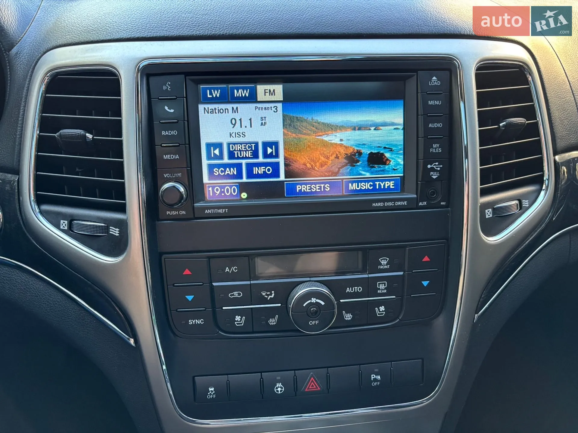 2011 Jeep Grand Cherokee - мініатюра 63
