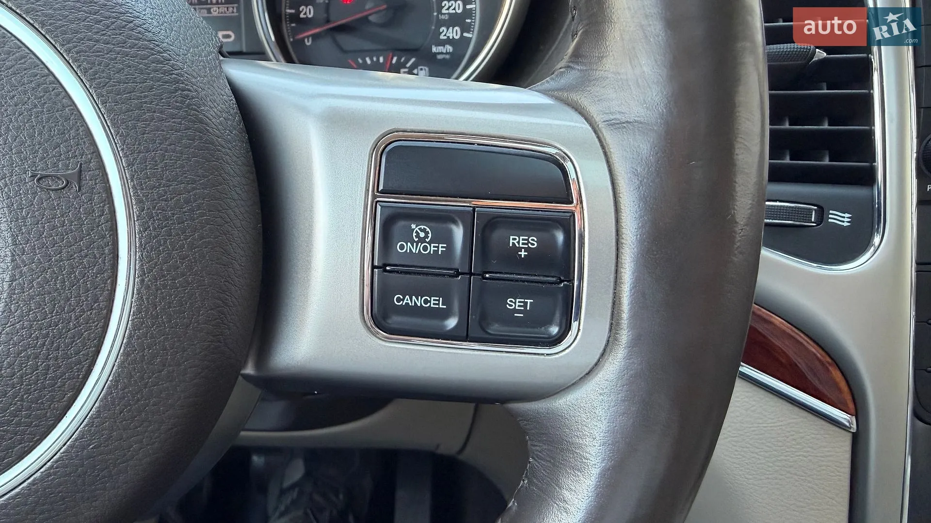 2011 Jeep Grand Cherokee - мініатюра 60