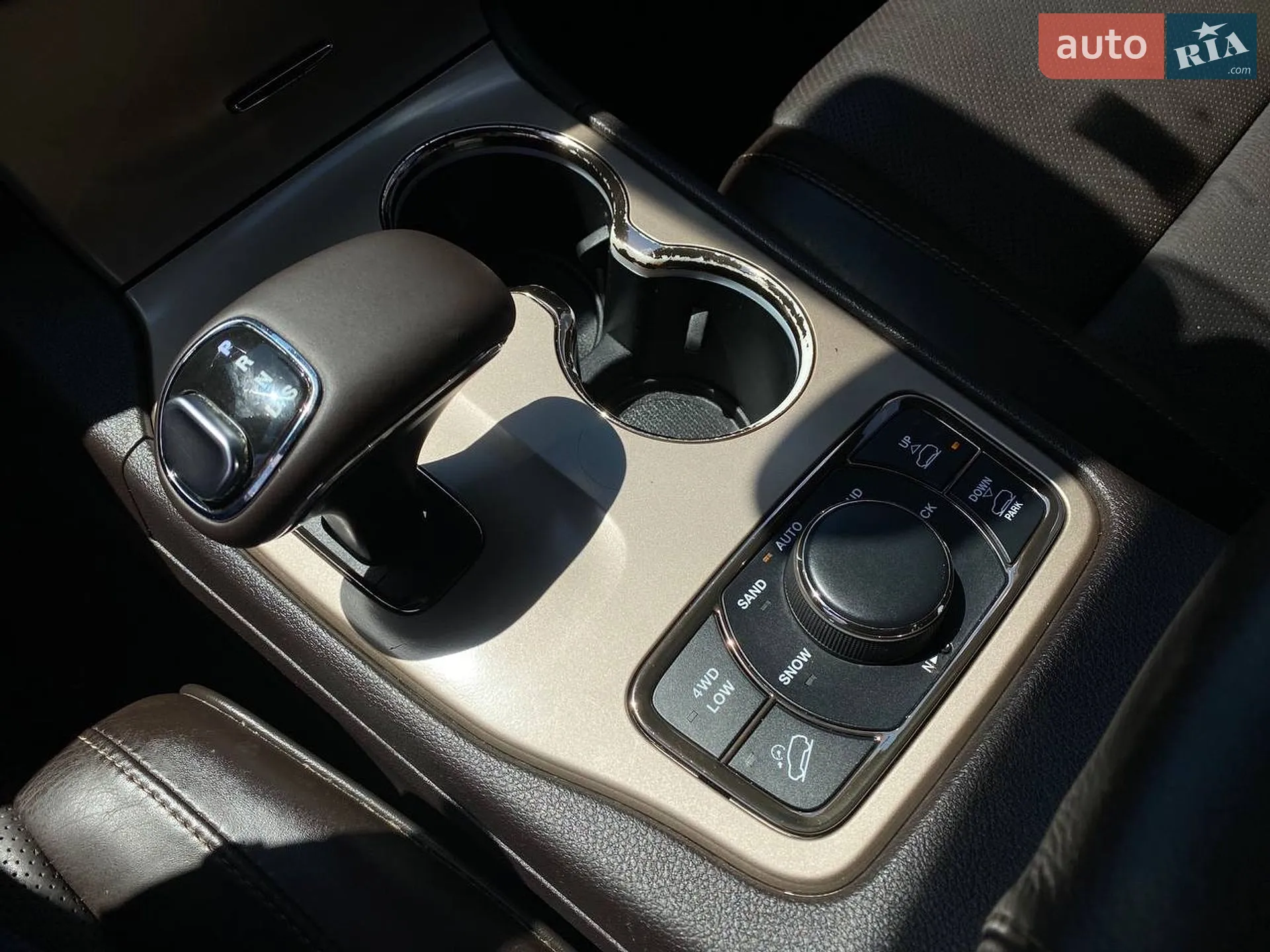 2015 Jeep Grand Cherokee - мініатюра 21