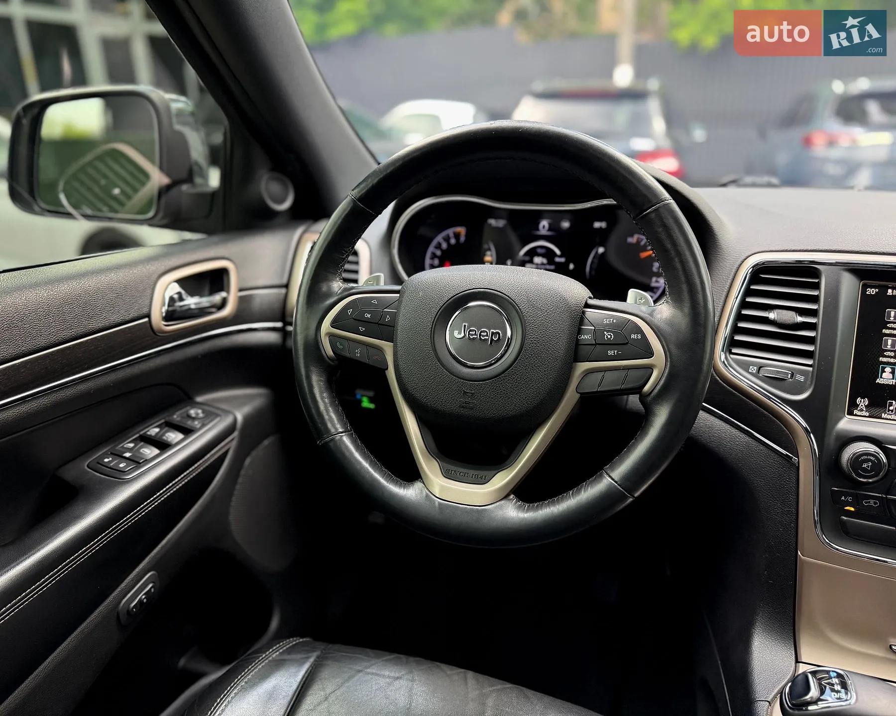 2015 Jeep Grand Cherokee - мініатюра 29