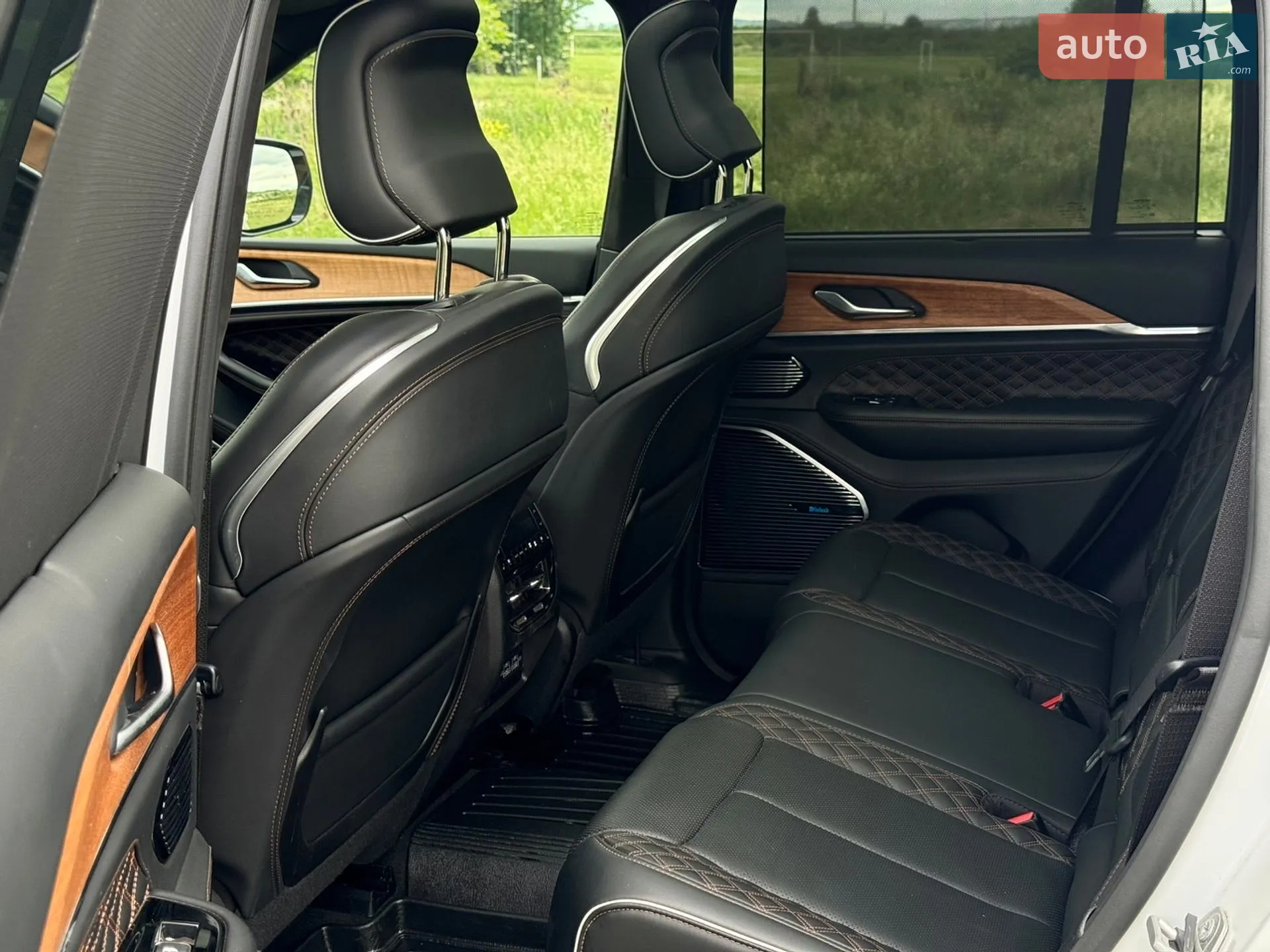 2022 Jeep Grand Cherokee - мініатюра 10