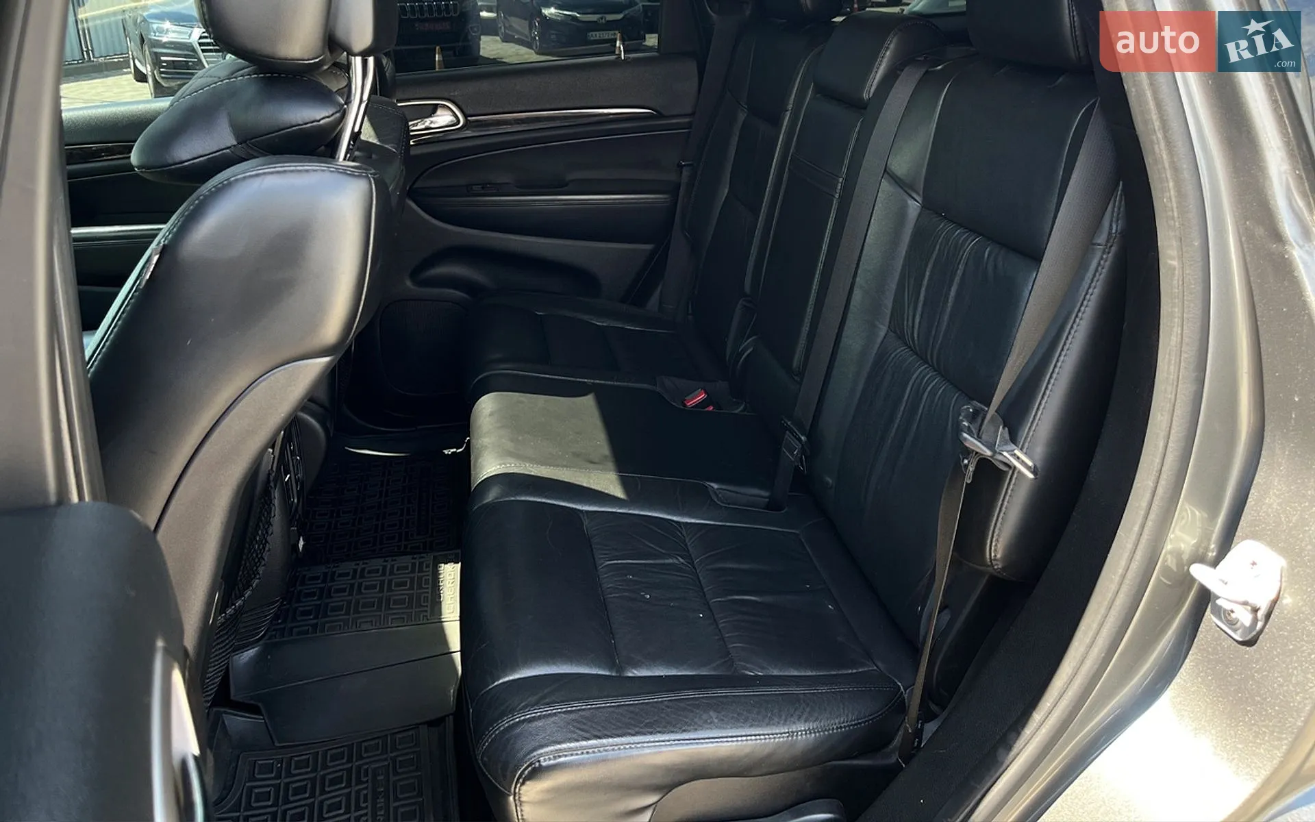 2012 Jeep Grand Cherokee - мініатюра 27