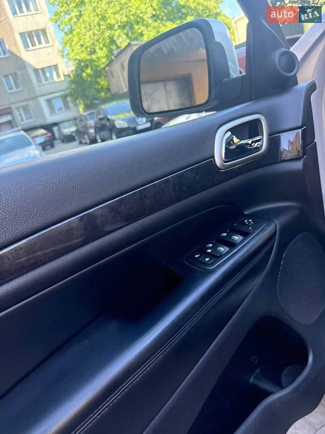2011 Jeep Grand Cherokee - мініатюра 24