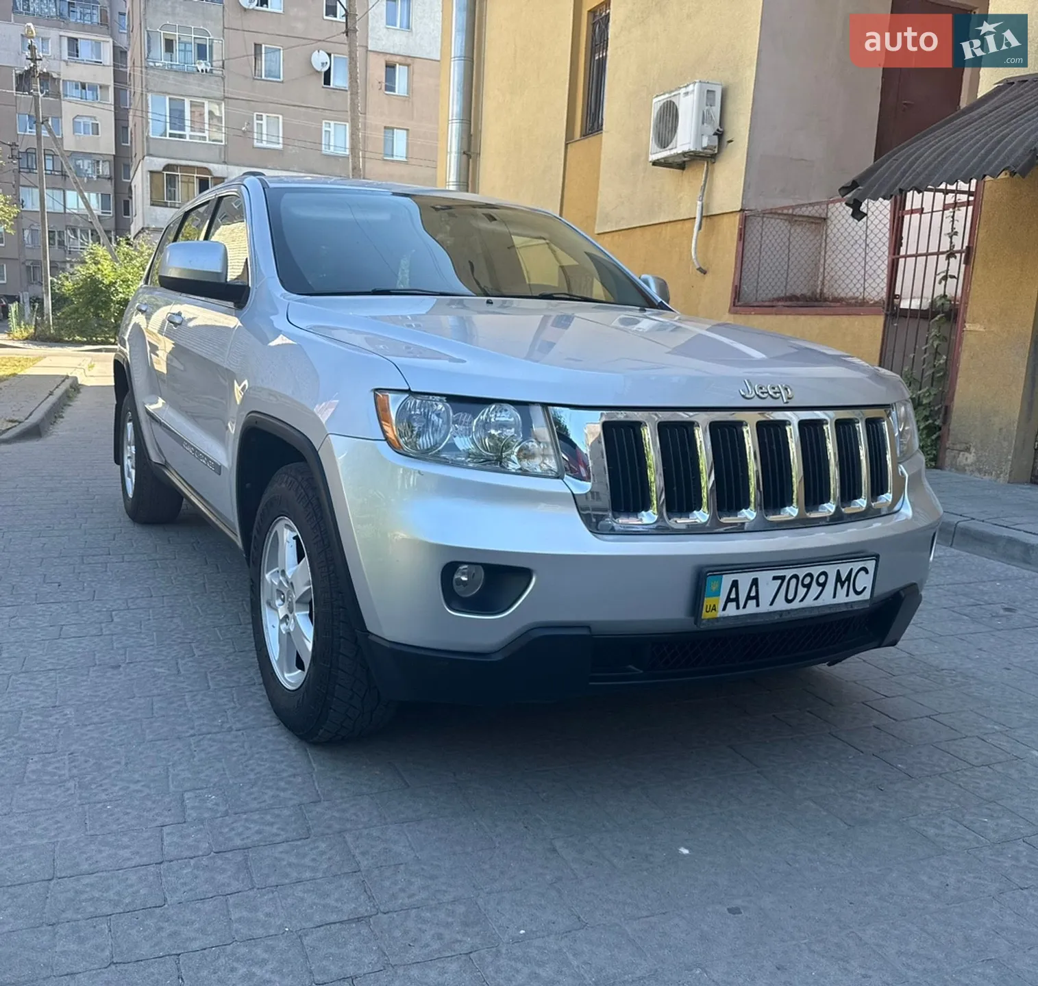 2011 Jeep Grand Cherokee - мініатюра 39