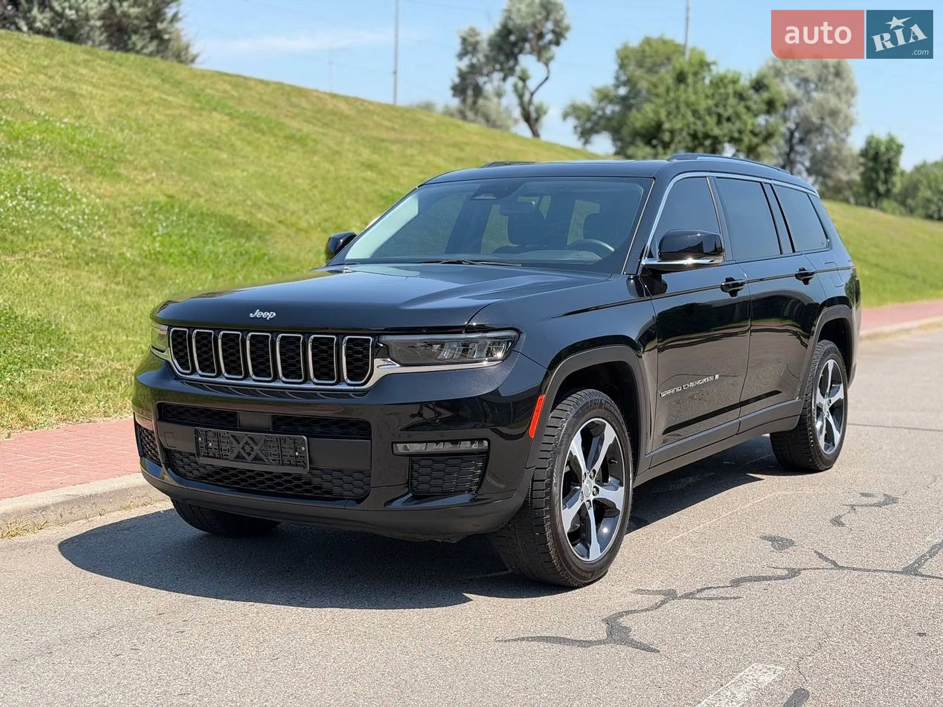 2021 Jeep Grand Cherokee - фото 1