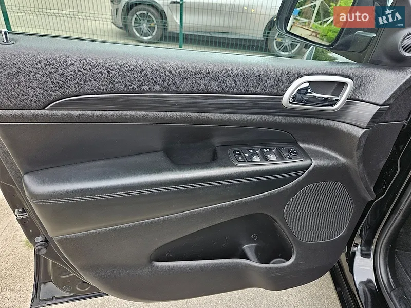 Jeep Grand Cherokee 2019 VIN 1C4RJFAG3KC840942 фото оголошення 12 з 72