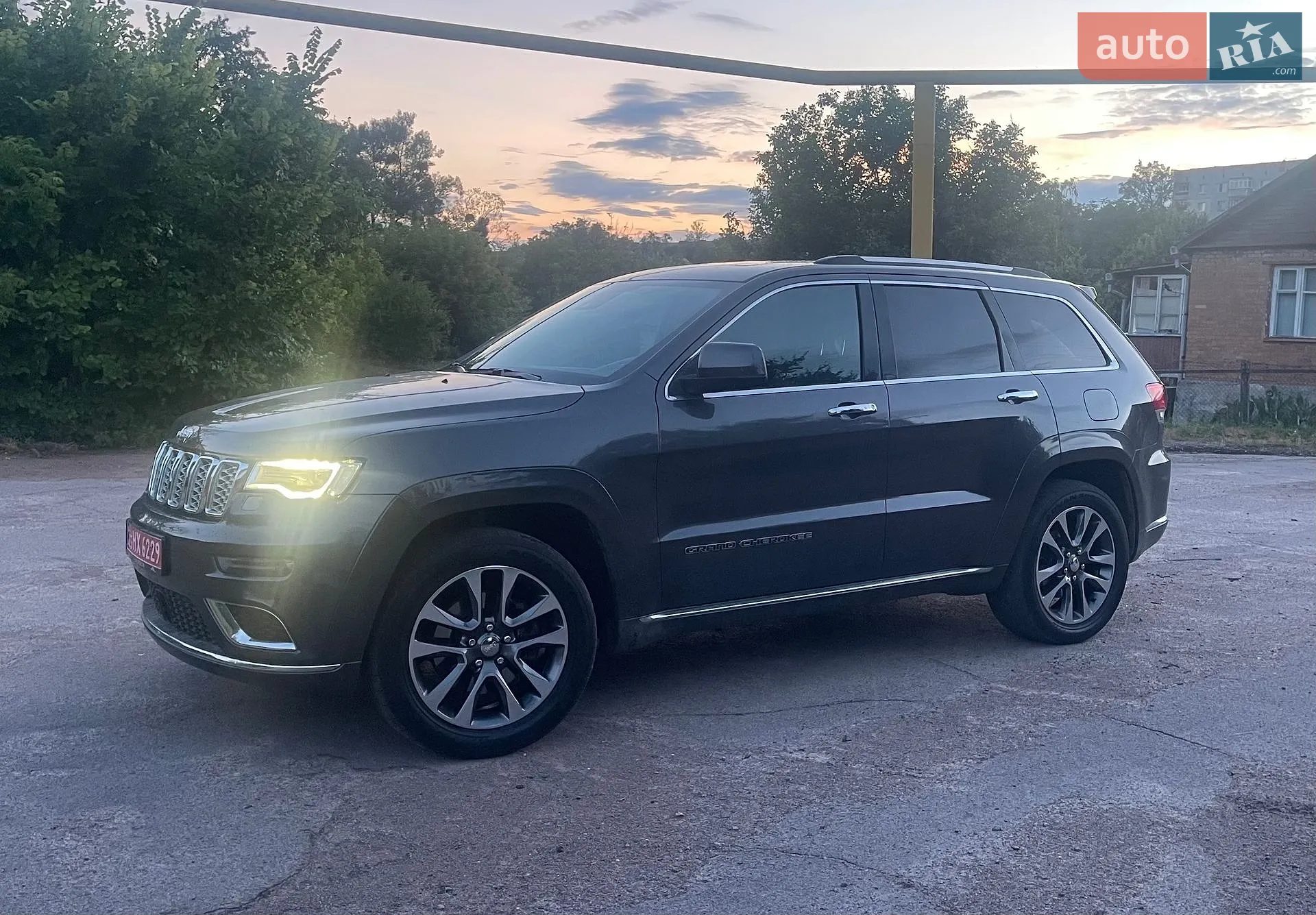 2017 Jeep Grand Cherokee - мініатюра 2