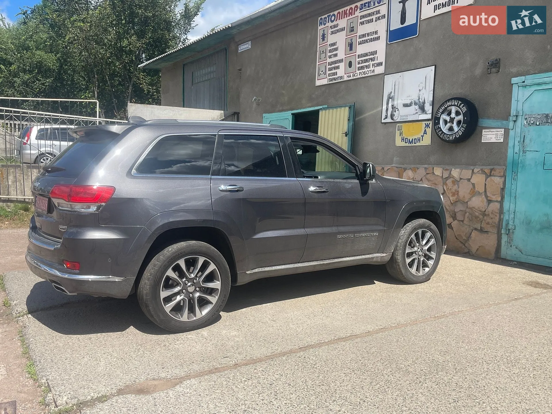 2017 Jeep Grand Cherokee - мініатюра 31