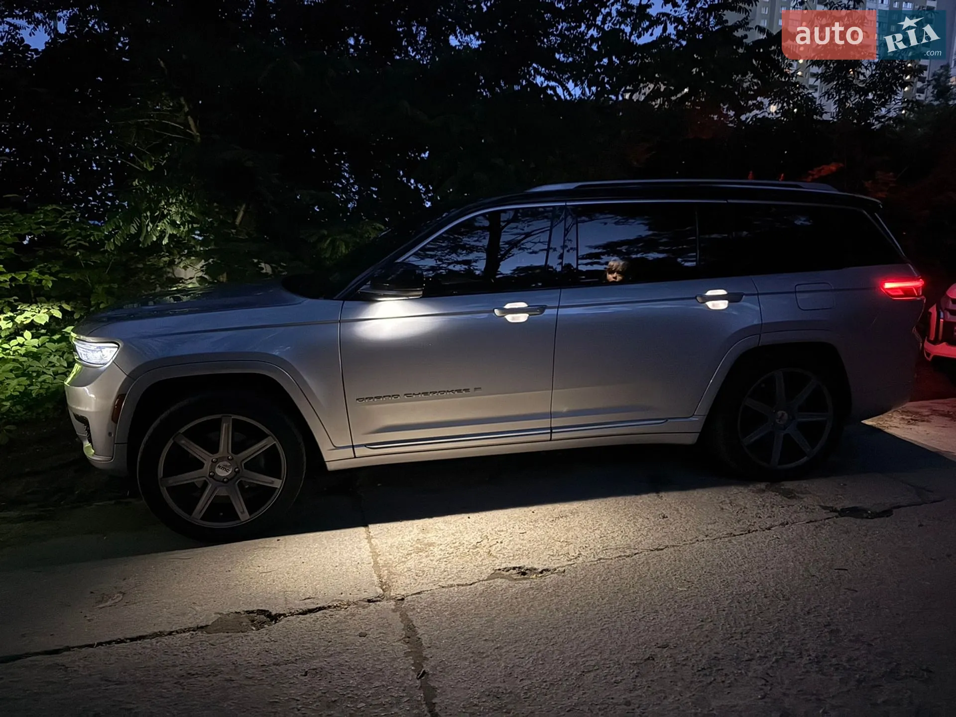 2022 Jeep Grand Cherokee - мініатюра 3