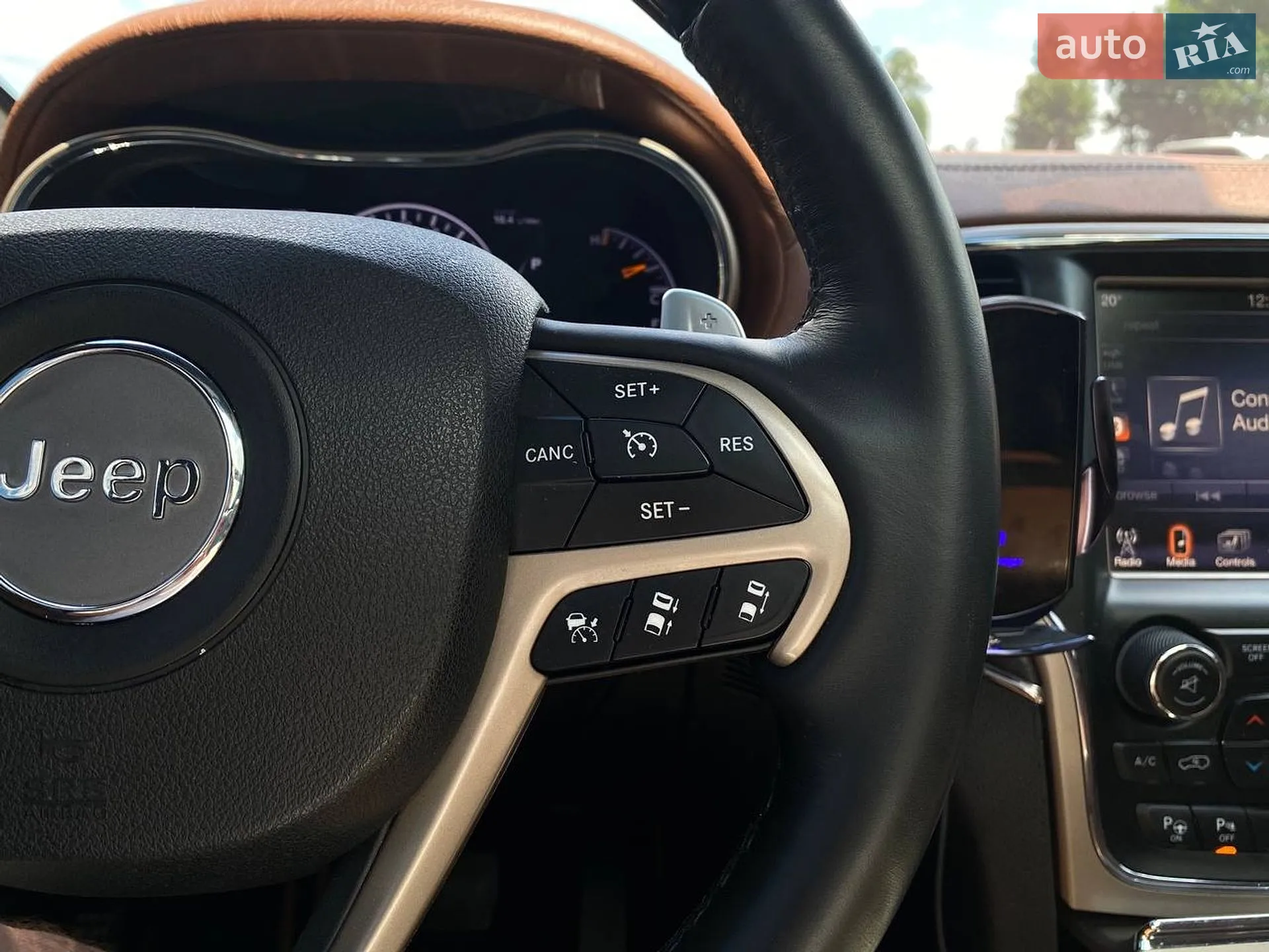 2017 Jeep Grand Cherokee - мініатюра 40