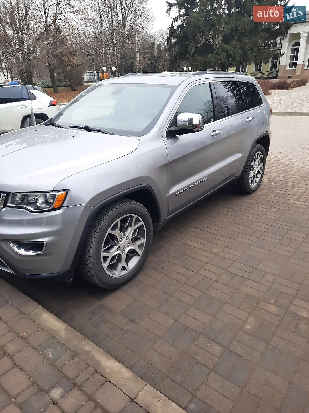 2020 Jeep Grand Cherokee - мініатюра 3