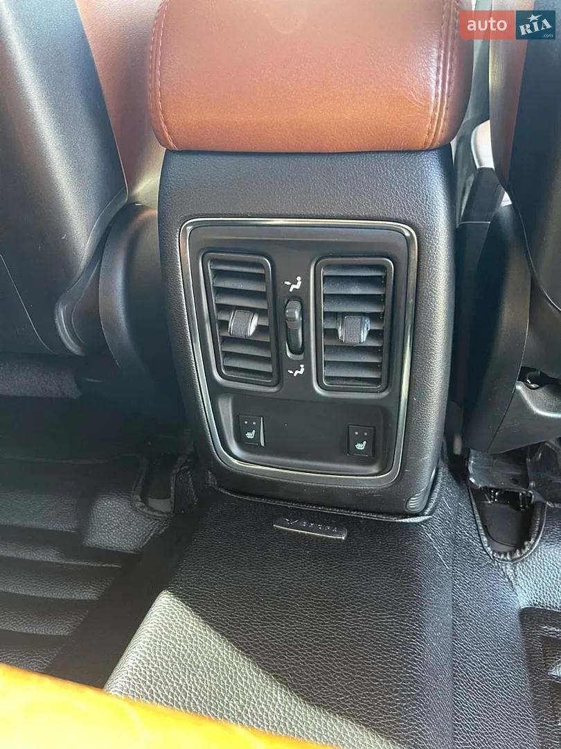 2011 Jeep Grand Cherokee - мініатюра 18