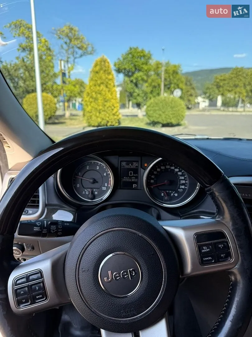 2011 Jeep Grand Cherokee - мініатюра 16
