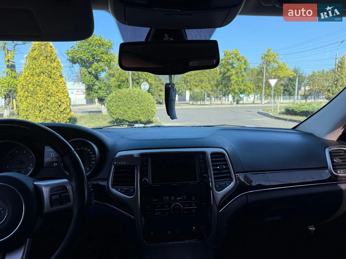 2011 Jeep Grand Cherokee - мініатюра 15