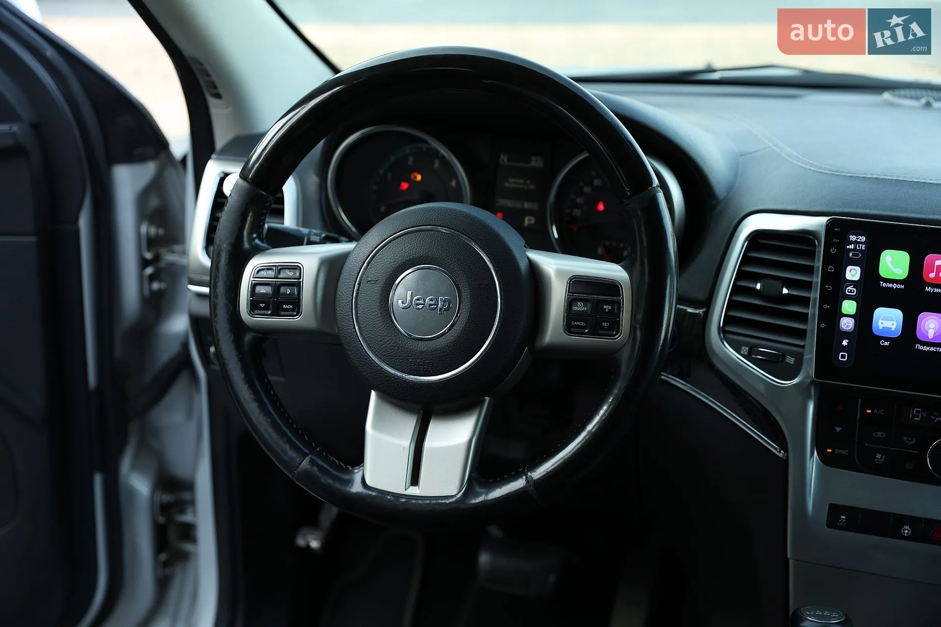 2011 Jeep Grand Cherokee - мініатюра 10