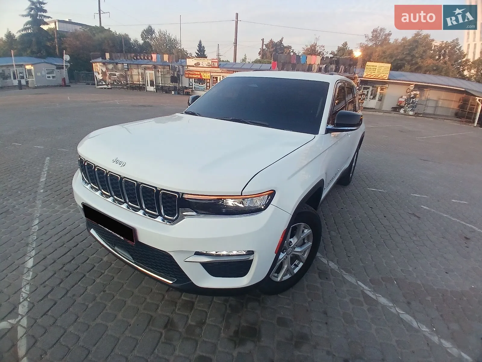 2023 Jeep Grand Cherokee - мініатюра 12