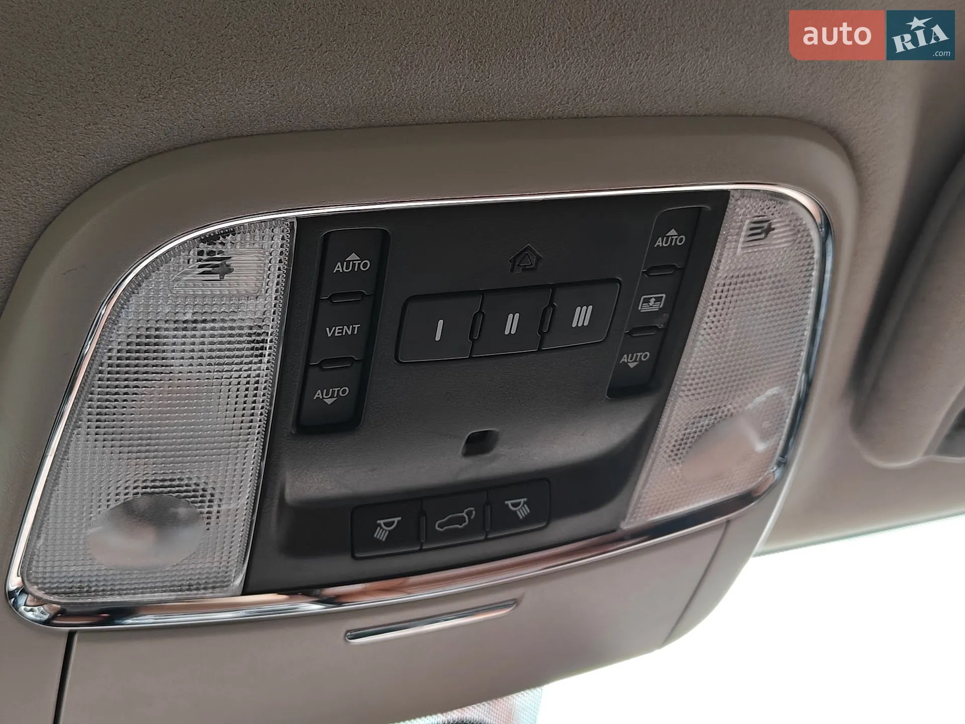 2015 Jeep Grand Cherokee - мініатюра 27
