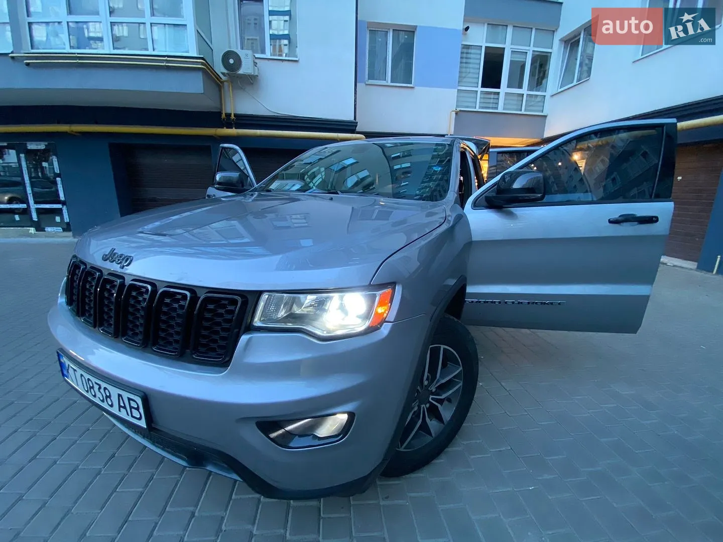 2019 Jeep Grand Cherokee - мініатюра 8