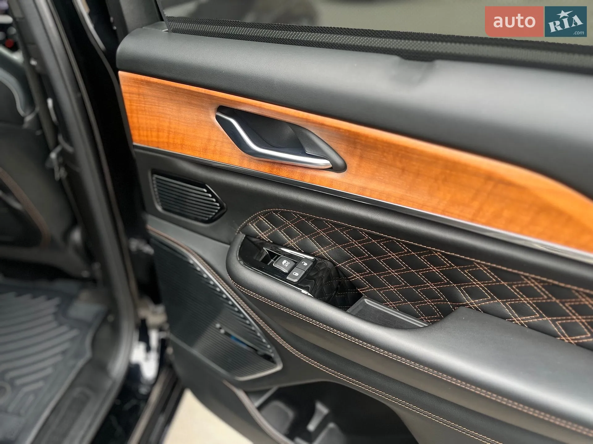 2022 Jeep Grand Cherokee - мініатюра 30