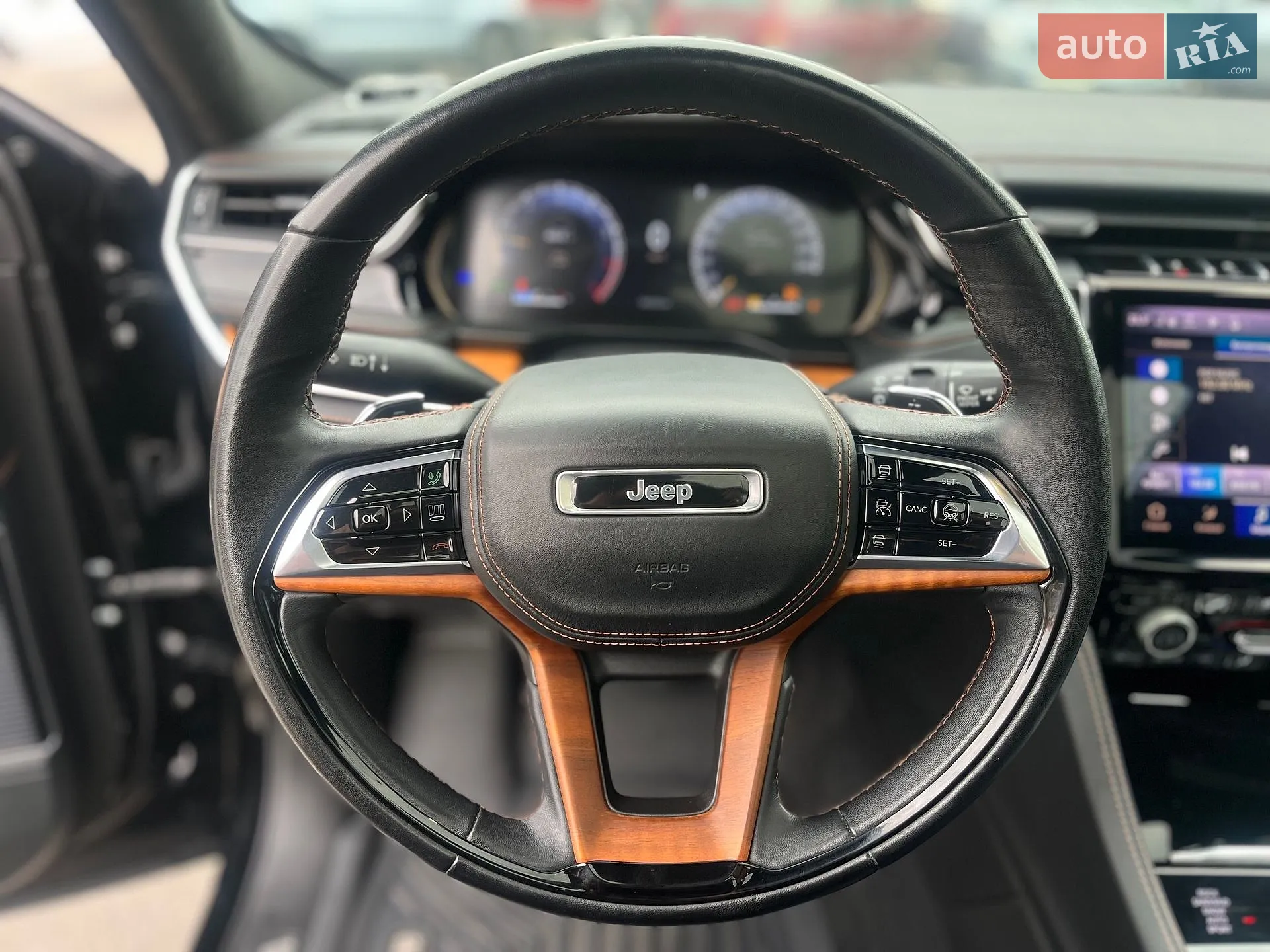 2022 Jeep Grand Cherokee - мініатюра 41