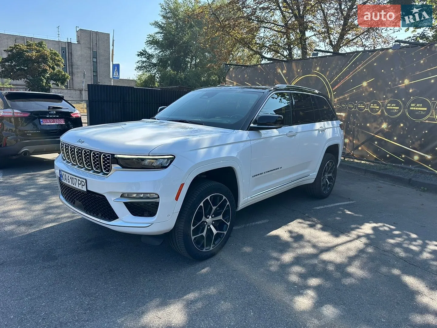 2022 Jeep Grand Cherokee - фото 1
