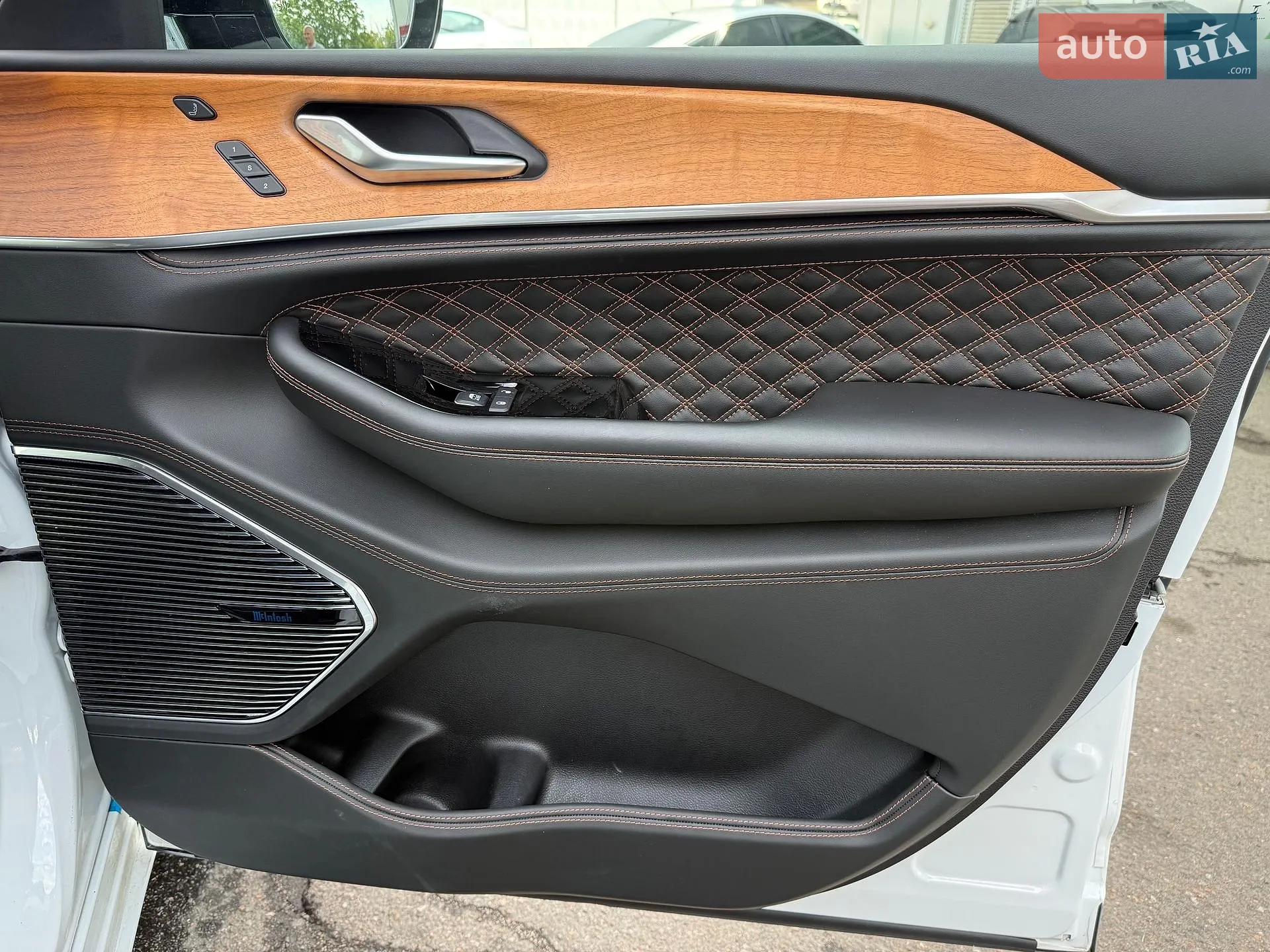 2024 Jeep Grand Cherokee - мініатюра 23
