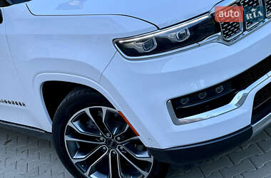 Внедорожник / Кроссовер Jeep Grand Wagoneer 2022 в 