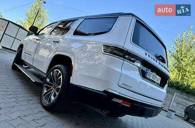 Внедорожник / Кроссовер Jeep Grand Wagoneer 2022 в 