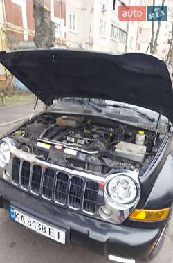 Внедорожник / Кроссовер Jeep Liberty 2005 в Киеве