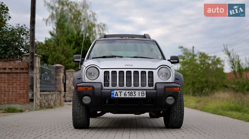 Позашляховик / Кросовер Jeep Liberty 2003 в Коломиї