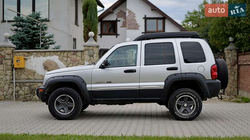 Позашляховик / Кросовер Jeep Liberty 2003 в Коломиї