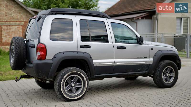 Позашляховик / Кросовер Jeep Liberty 2003 в Коломиї