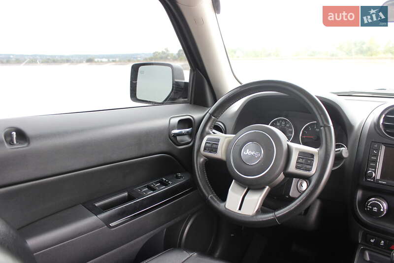 Внедорожник / Кроссовер Jeep Patriot 2011 в Каневе