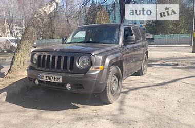Внедорожник / Кроссовер Jeep Patriot 2016 в Ровно