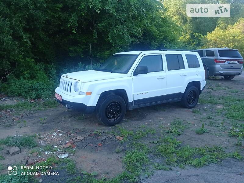 Внедорожник / Кроссовер Jeep Patriot 2016 в Калиновке