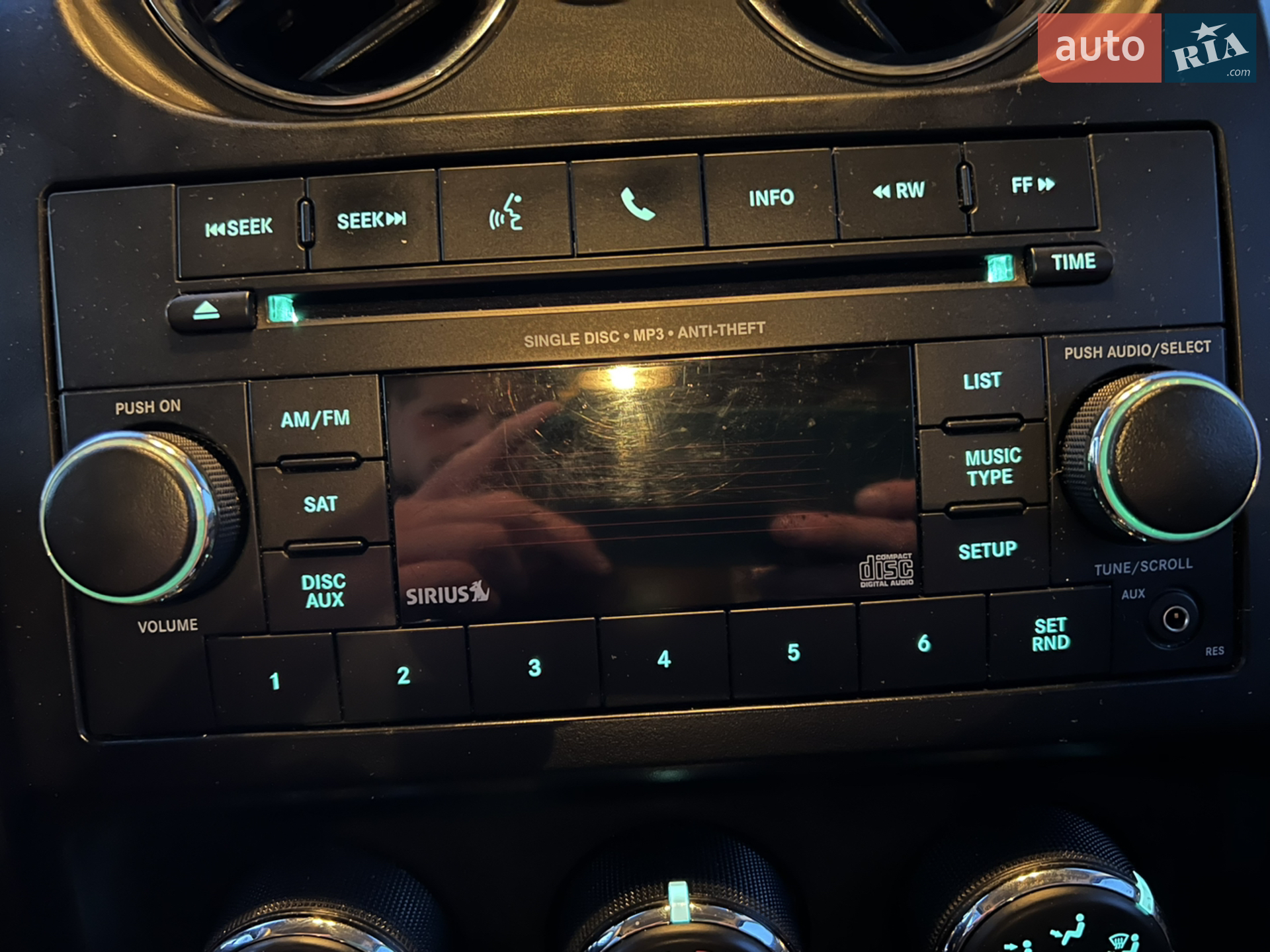 2015 Jeep Liberty (Patriot) - мініатюра 23