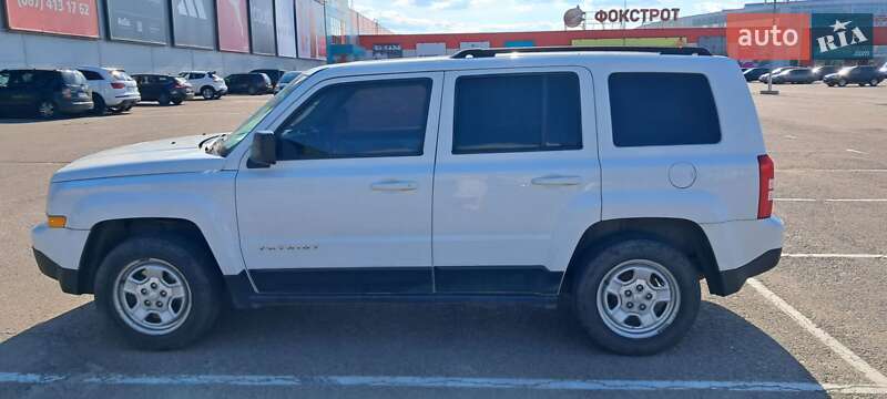 Внедорожник / Кроссовер Jeep Patriot 2014 в Ровно
