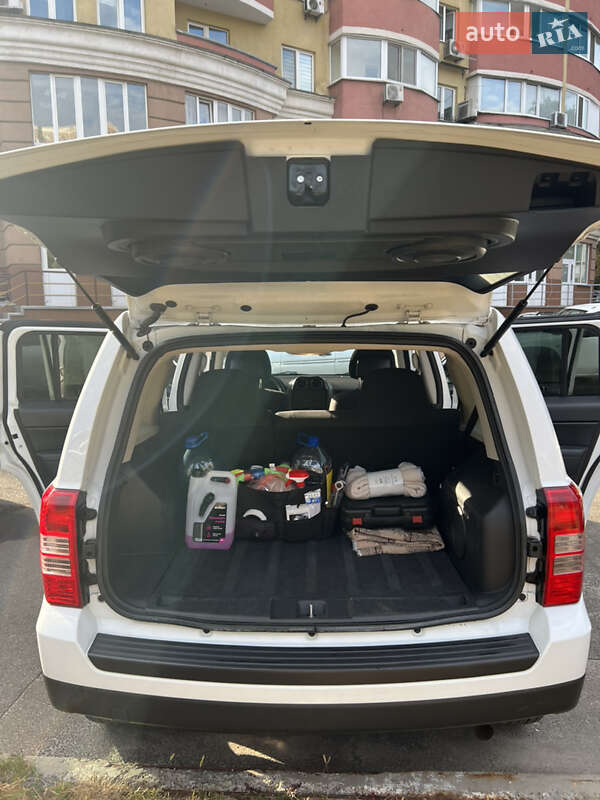 Позашляховик / Кросовер Jeep Patriot 2014 в Києві