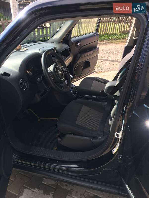 Внедорожник / Кроссовер Jeep Patriot 2013 в Черновцах