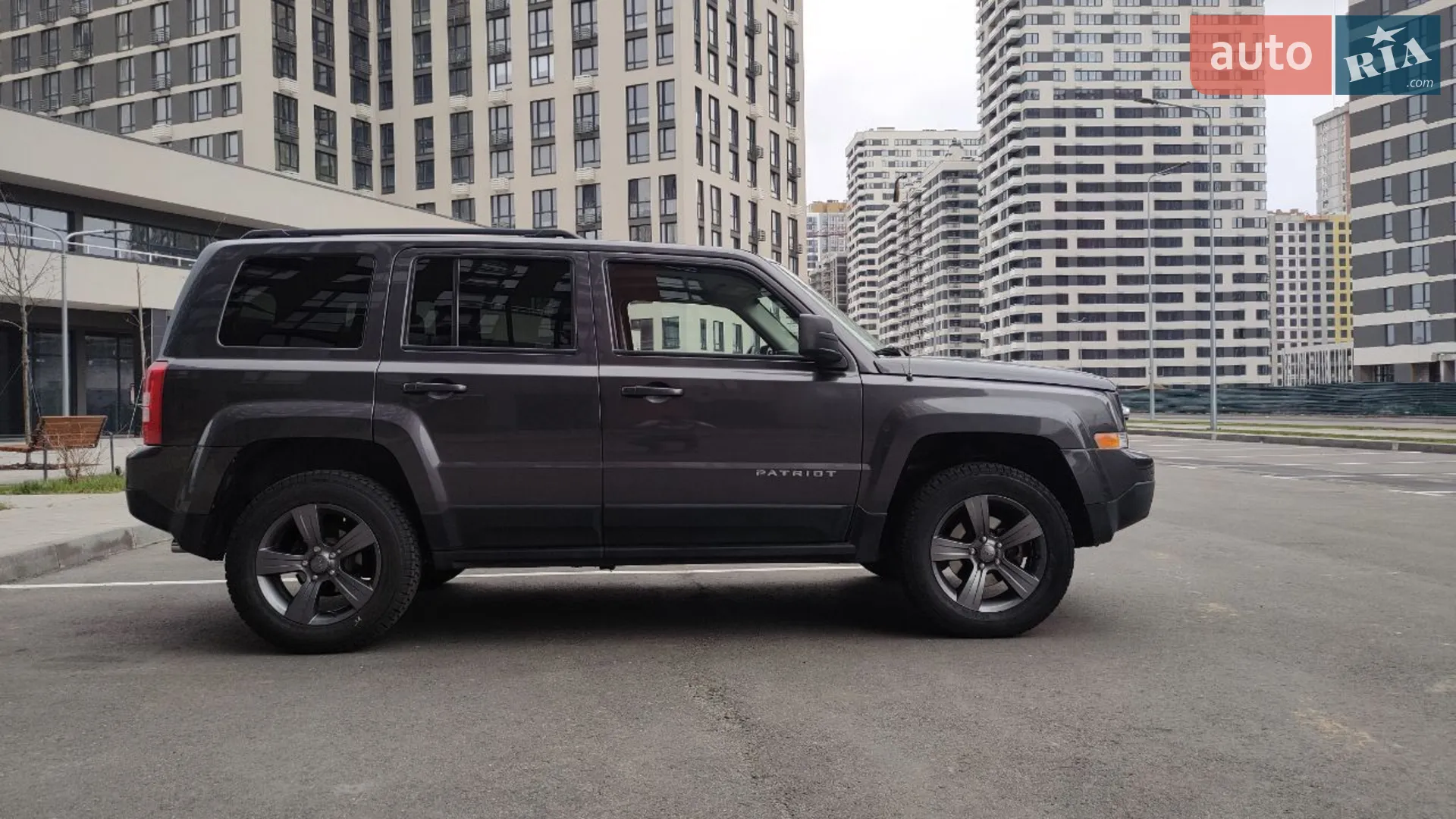 2015 Jeep Liberty (Patriot) - мініатюра 3