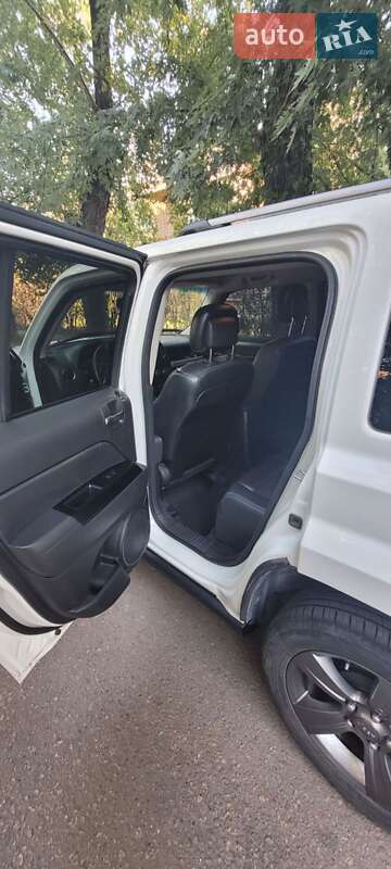 Внедорожник / Кроссовер Jeep Patriot 2016 в Запорожье