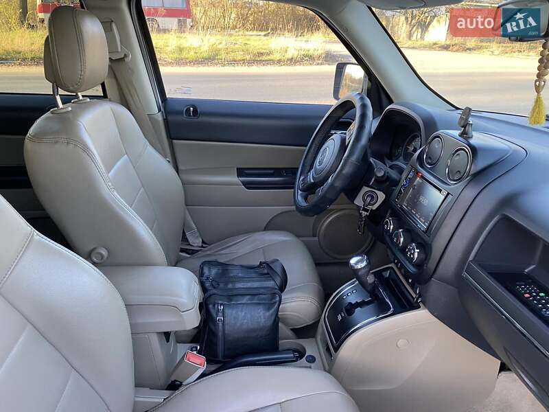 Внедорожник / Кроссовер Jeep Patriot 2016 в Полтаве