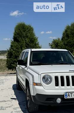 Позашляховик / Кросовер Jeep Patriot 2015 в Тлумачі