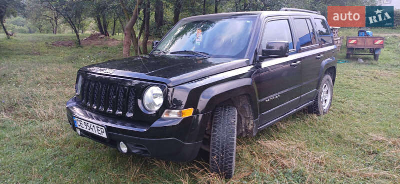 Позашляховик / Кросовер Jeep Patriot 2016 в Чернівцях