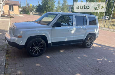 Позашляховик / Кросовер Jeep Patriot 2015 в Василькові