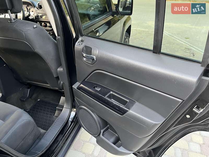 Позашляховик / Кросовер Jeep Patriot 2014 в Запоріжжі