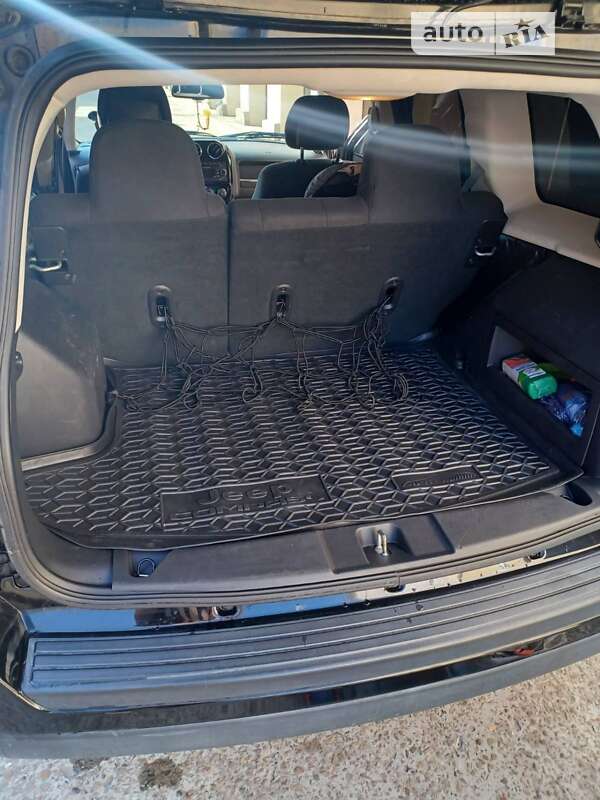 Внедорожник / Кроссовер Jeep Patriot 2016 в Самборе