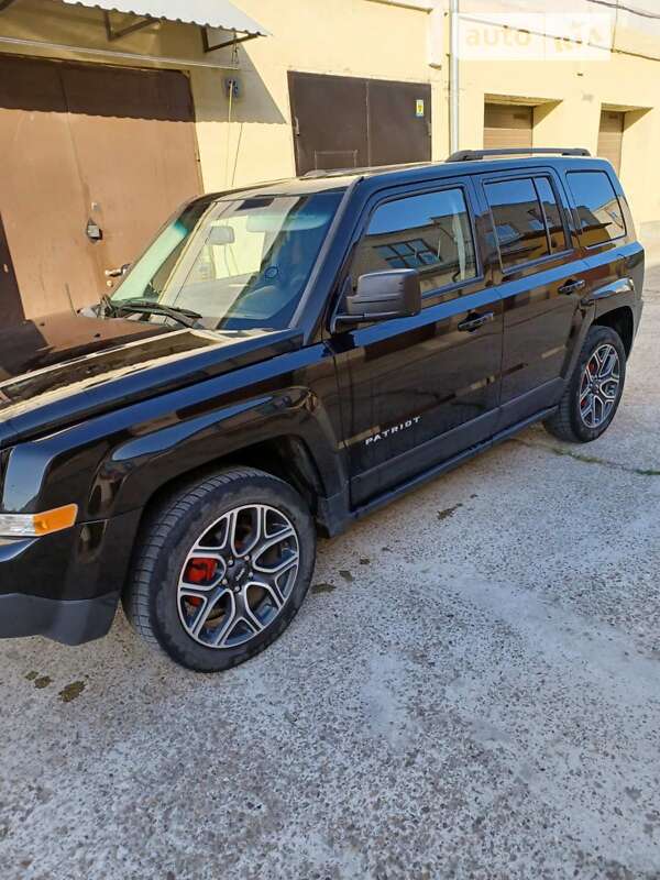 Внедорожник / Кроссовер Jeep Patriot 2016 в Самборе