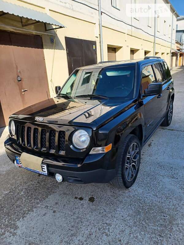 Внедорожник / Кроссовер Jeep Patriot 2016 в Самборе