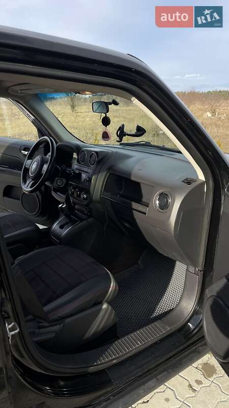 Внедорожник / Кроссовер Jeep Patriot 2014 в Лопатине